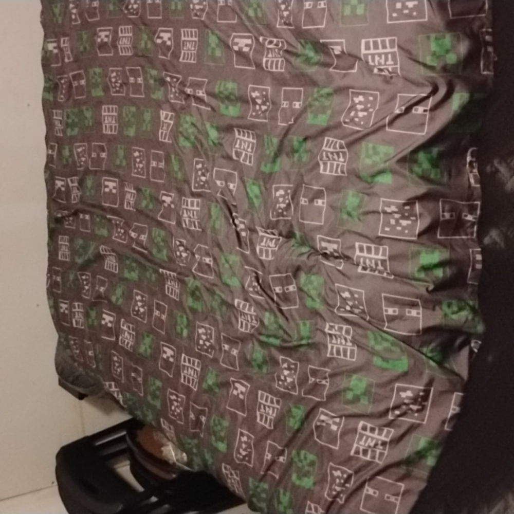 Minecraft themed bed sheet - Picture 2 of 4